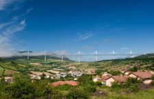 800px-Creissels_et_Viaduct_de_Millau