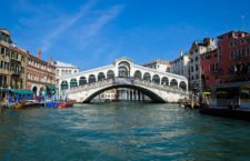 800px-Rialto_bridge_2011