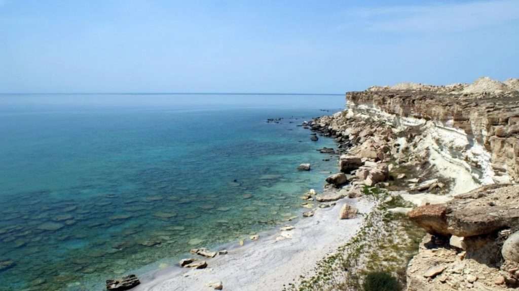 Caspian Sea – 371,000 km2 (143,000 sq mi)